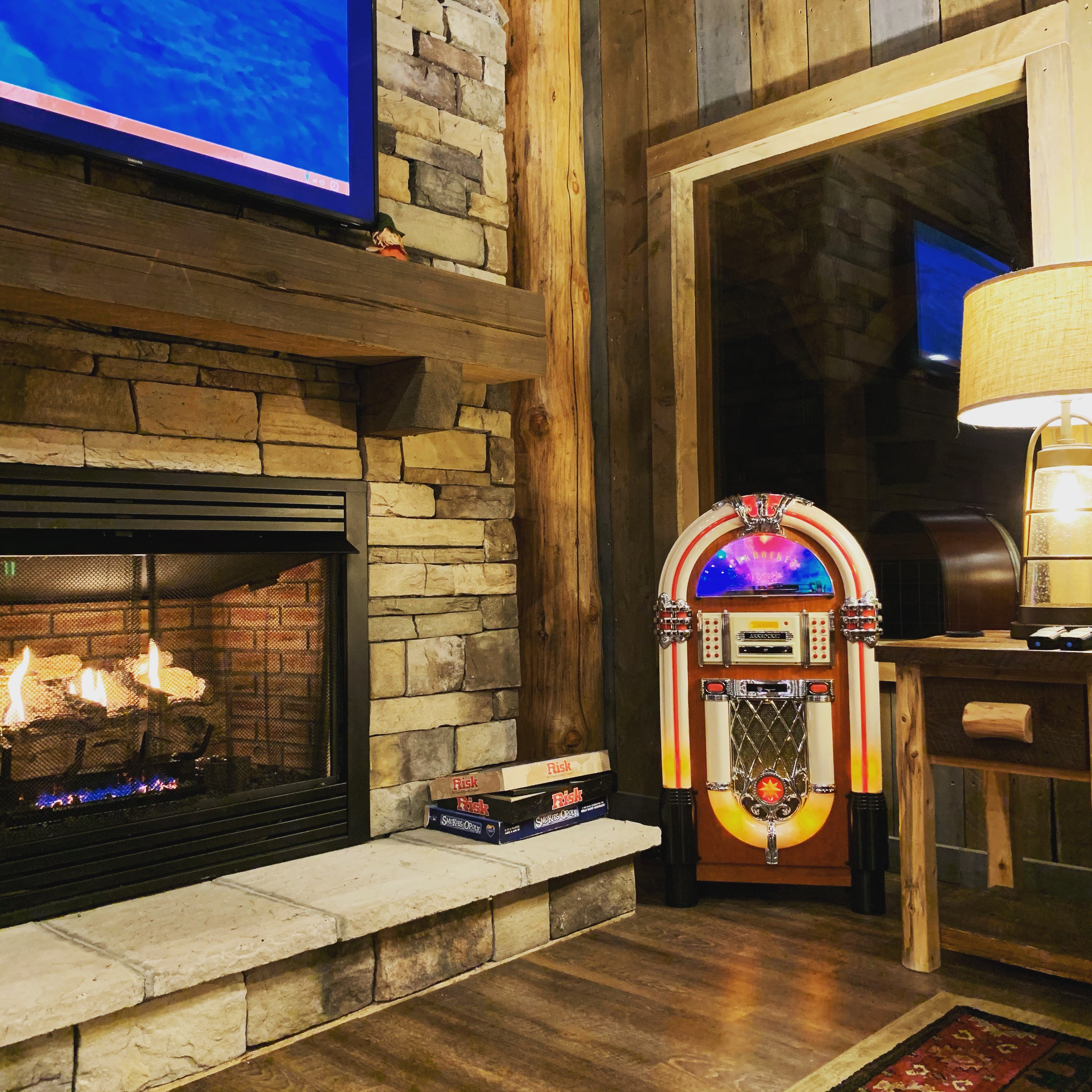 Taurus Mid-Size Jukebox - Classic