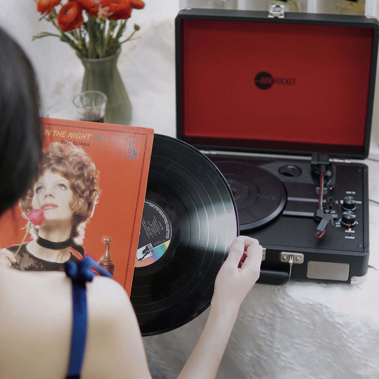 Curiosity III Suitcase Bluetooth Turntable - Black Red