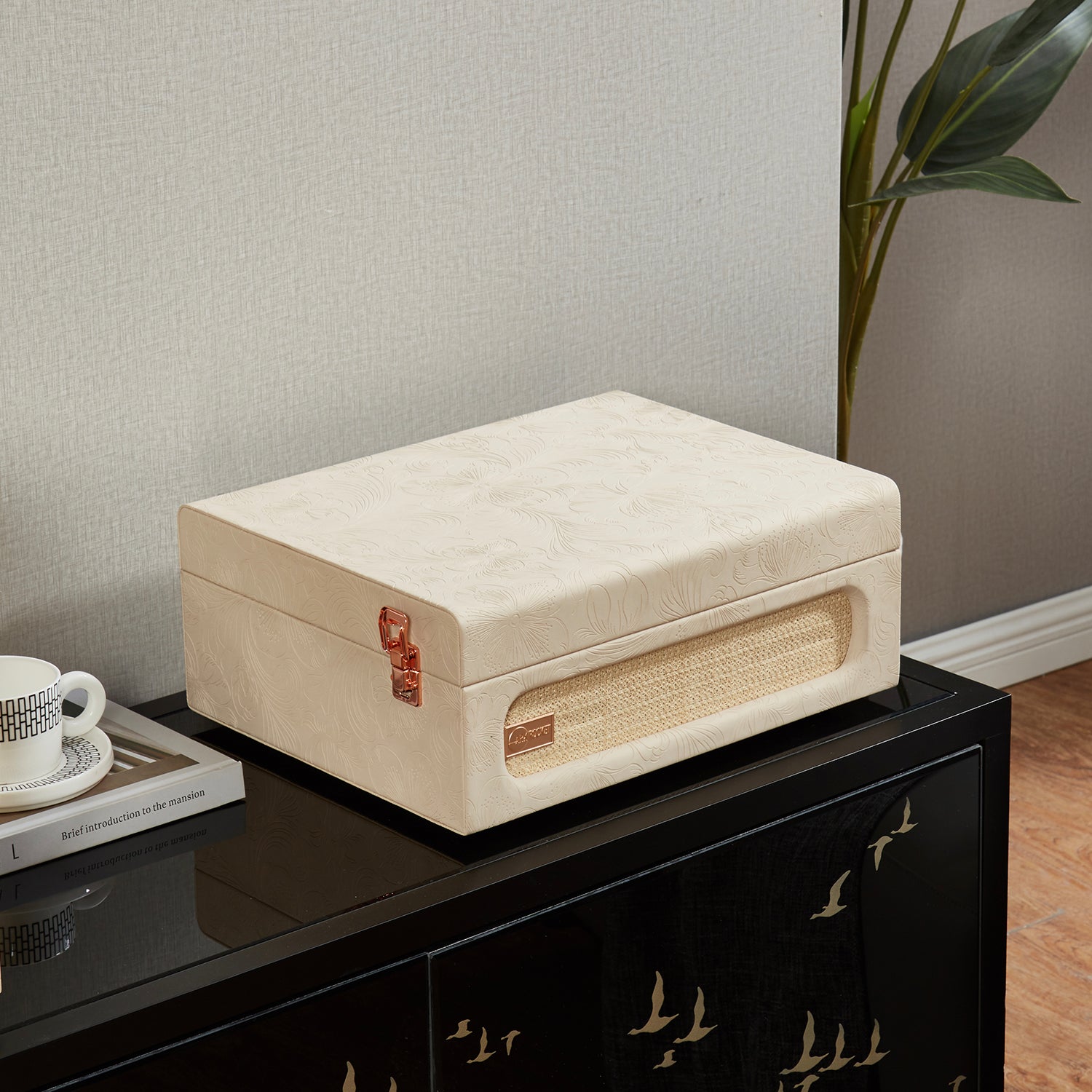 Coryphaeus Flora Engraved Bluetooth Portable Record Player