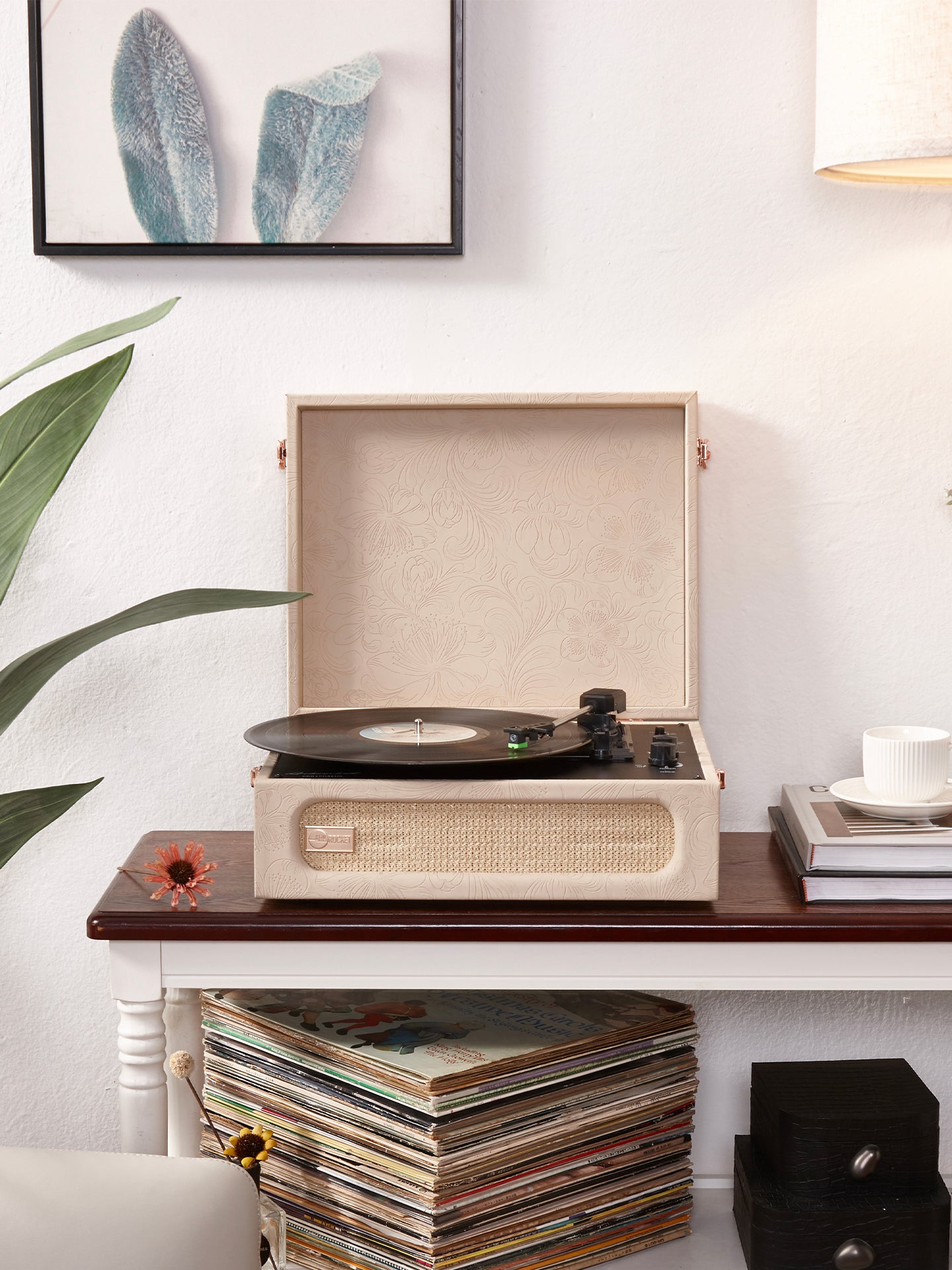 Coryphaeus Flora Engraved Bluetooth Portable Record Player