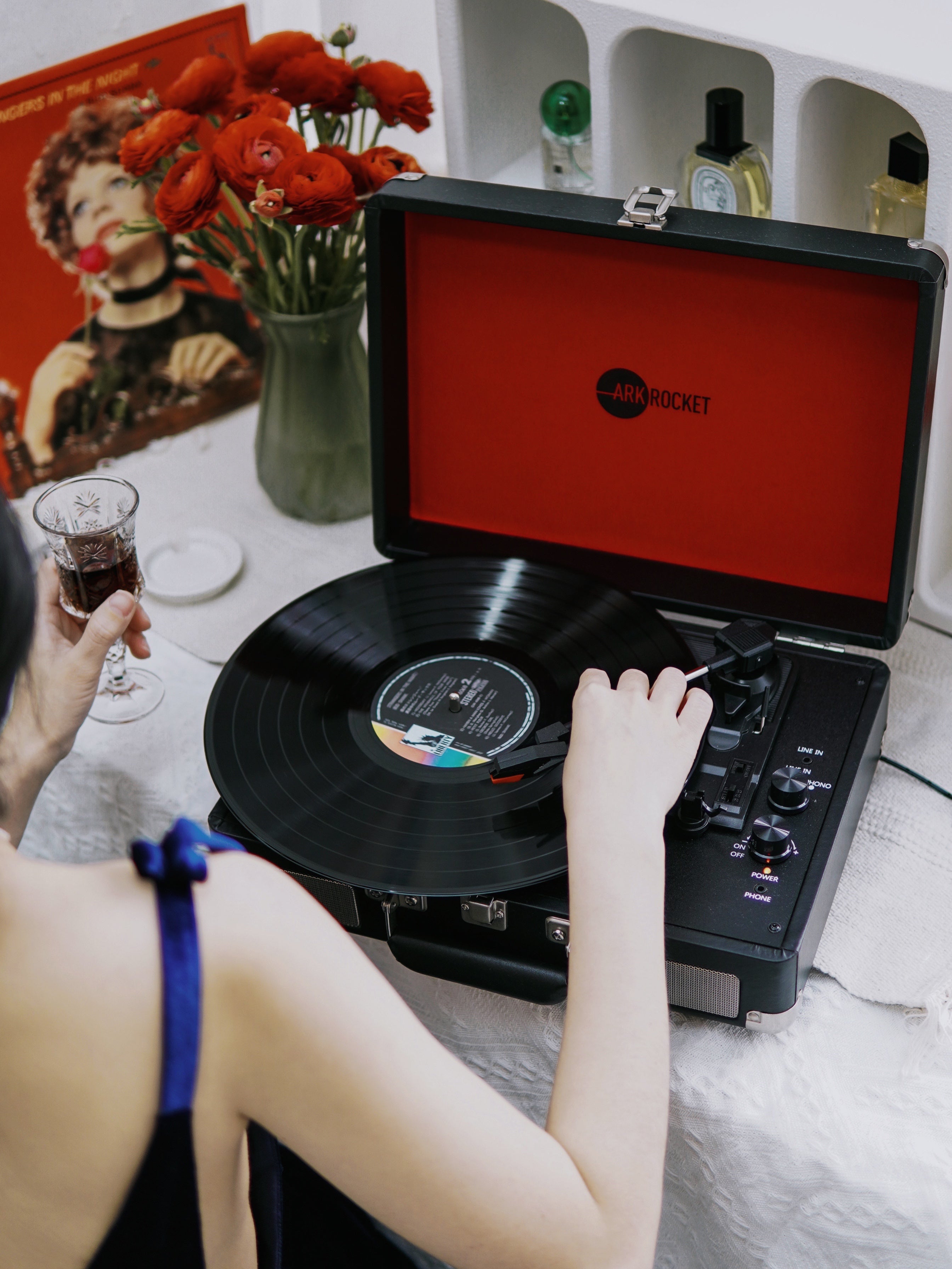 Curiosity III Suitcase Bluetooth Turntable - Black Red